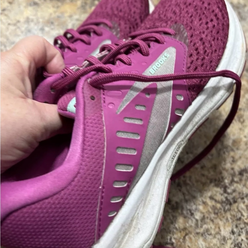Women’s Brooks Range 2 Size 7